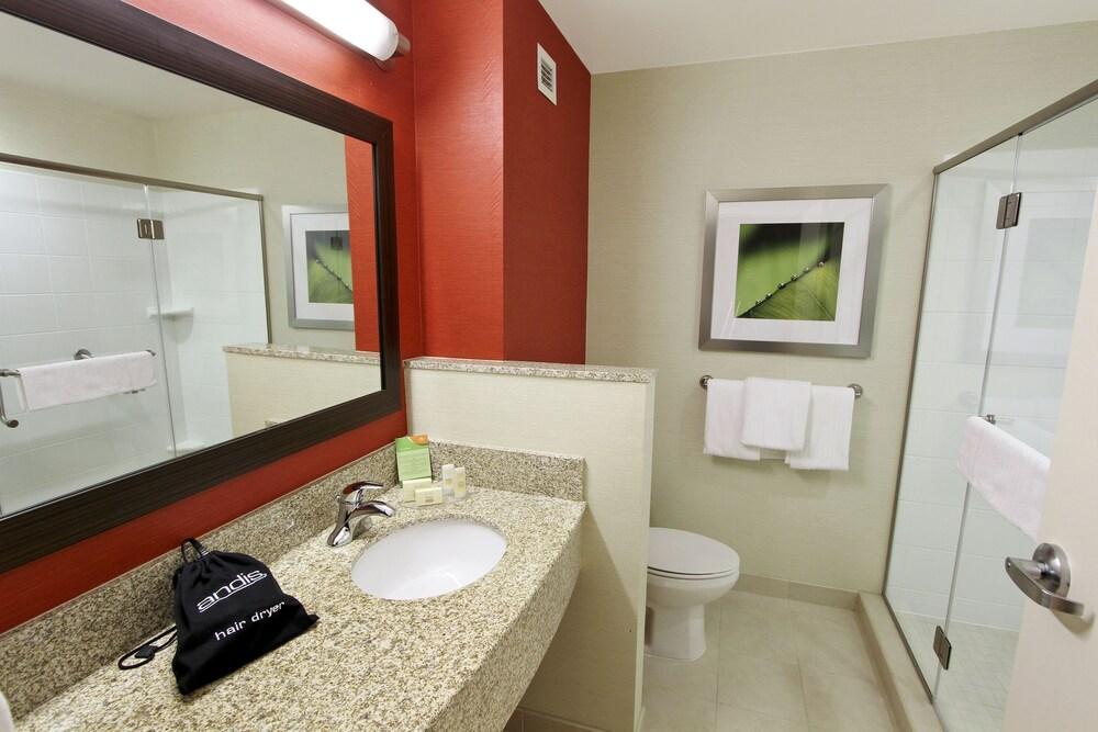 Courtyard By Marriott Raleigh North/Triangle Town Center Hotel Exterior foto
