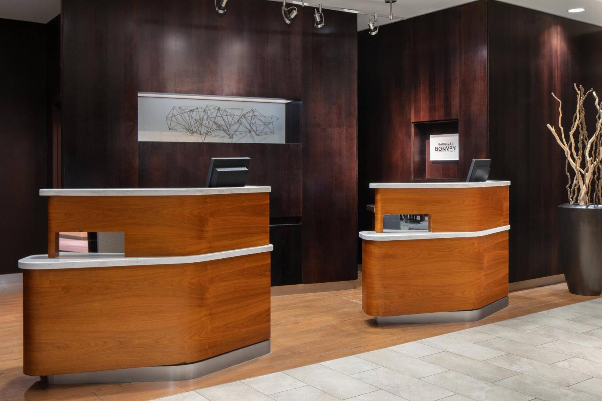 Courtyard By Marriott Raleigh North/Triangle Town Center Hotel Exterior foto