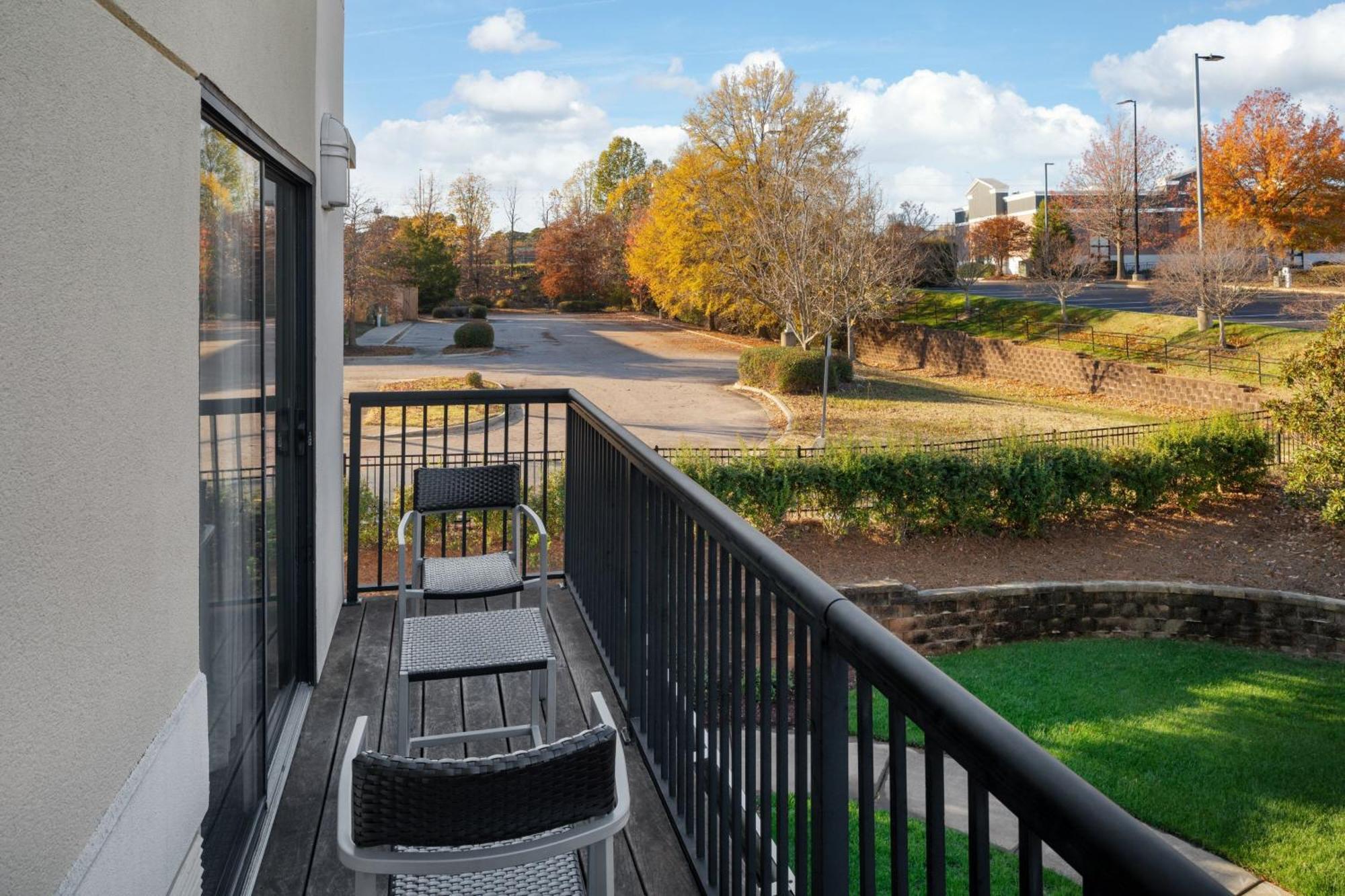 Courtyard By Marriott Raleigh North/Triangle Town Center Hotel Exterior foto