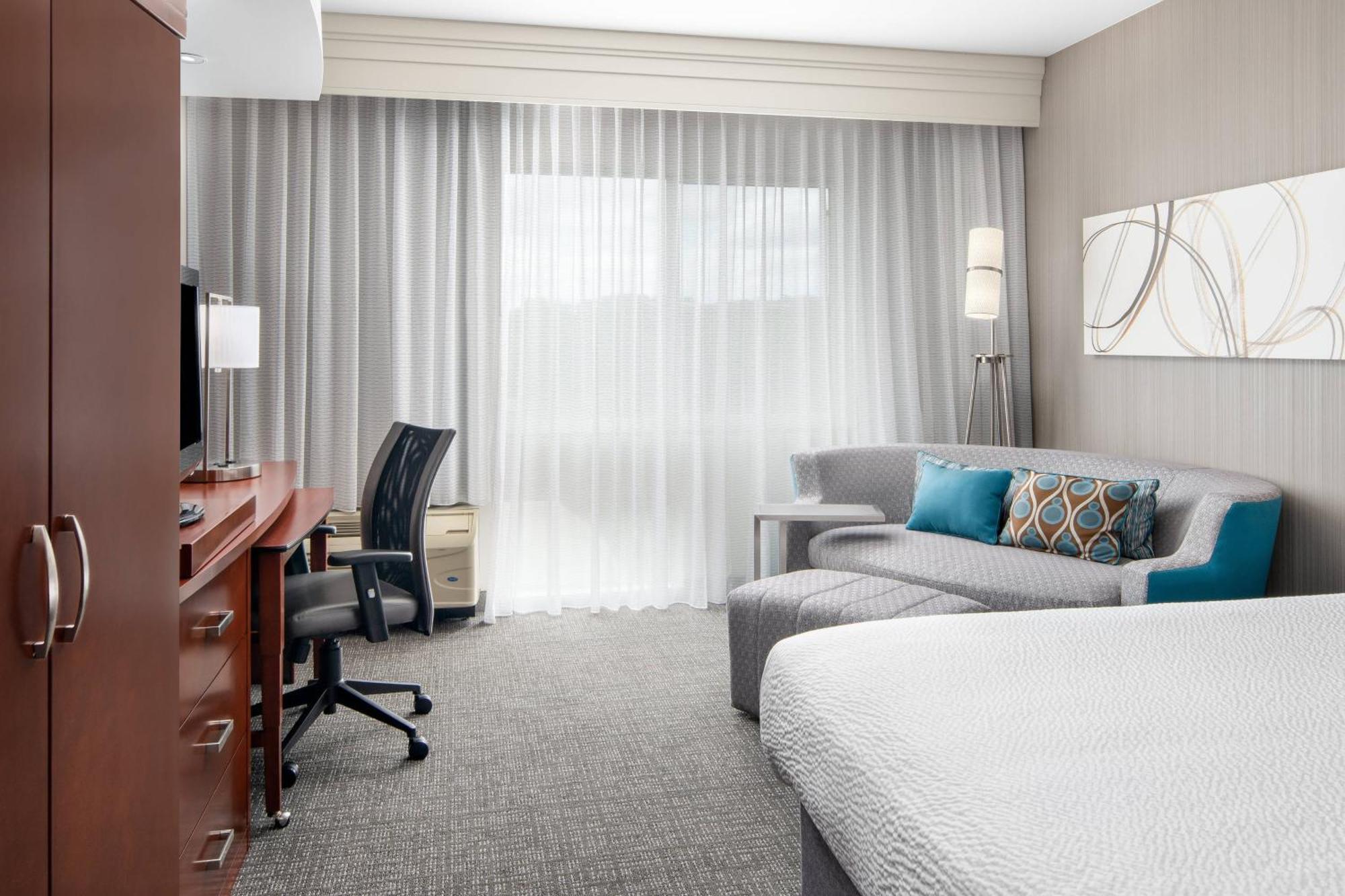 Courtyard By Marriott Raleigh North/Triangle Town Center Hotel Exterior foto