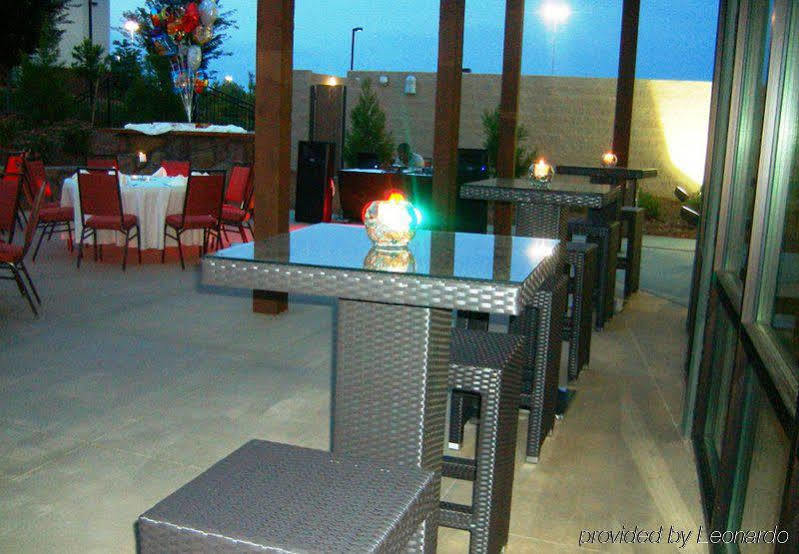 Courtyard By Marriott Raleigh North/Triangle Town Center Hotel Exterior foto