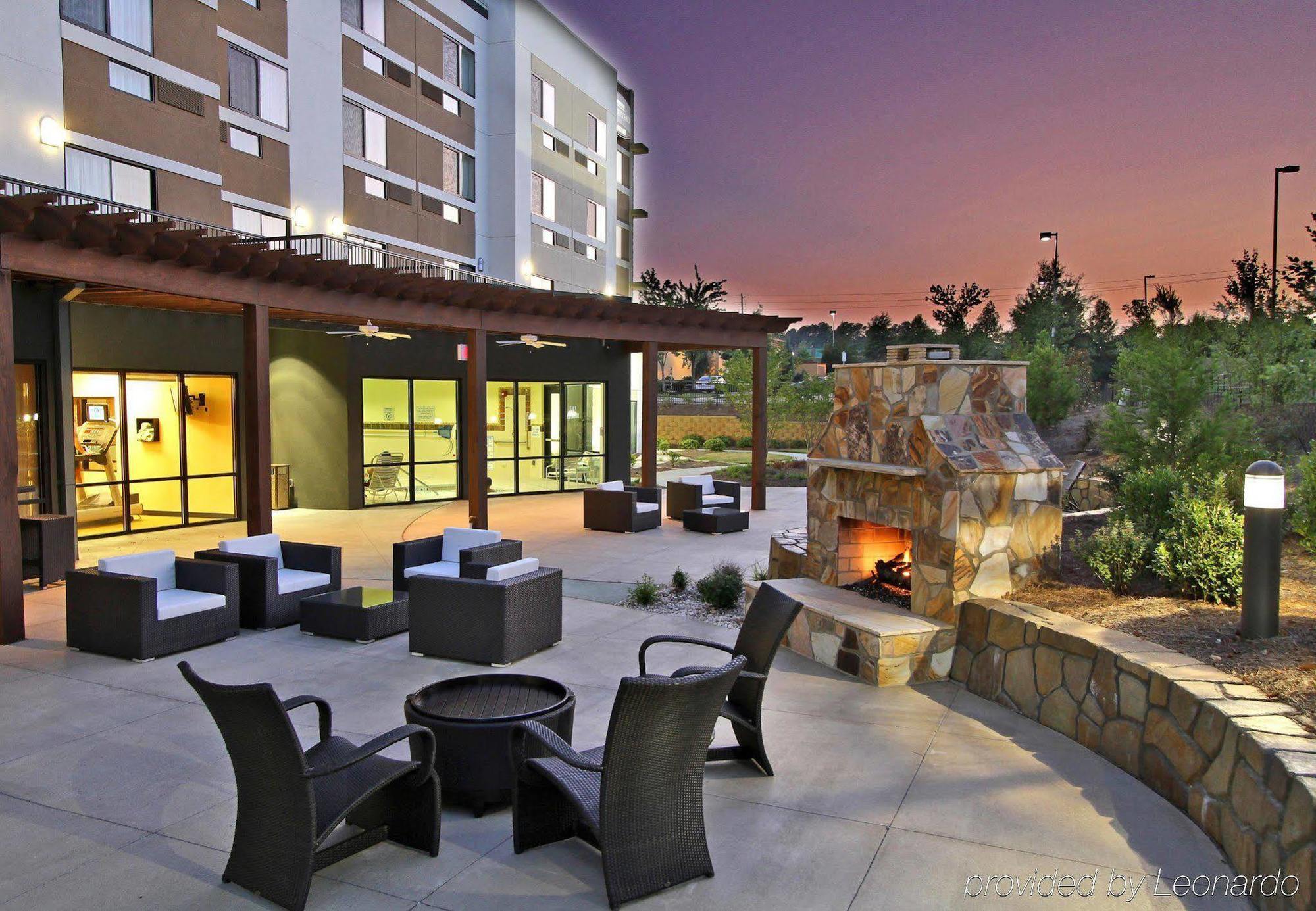 Courtyard By Marriott Raleigh North/Triangle Town Center Hotel Exterior foto